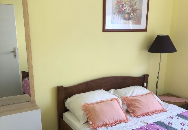 Apartment in Ždrelac - Apartment in Ždrelac with Balcony, Air condition, WIFI, Washing machine (4834-1) Apartment in Ždrelac - Apartment in Ždrelac with Balcony, Air condition, WIFI, Washing machine (4834-1)