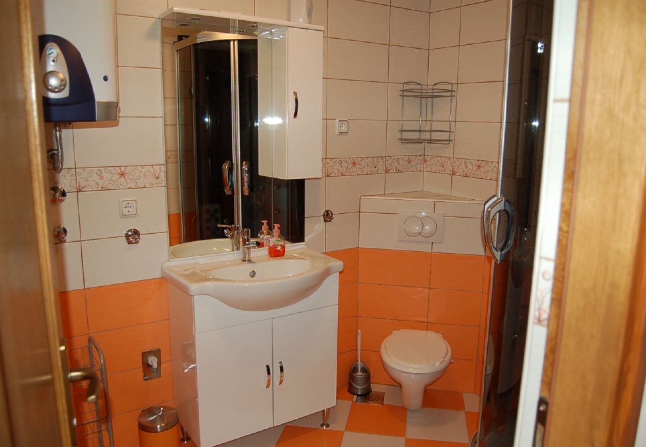 Apartment in Privlaka - Apartment in Privlaka with Terrace, Air condition, WIFI, Washing machine (4839-1)