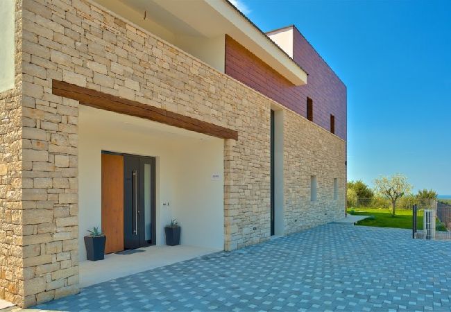 House in Višnjan - Holiday Home in Višnjan with Seaview, Terrace, Air condition, WIFI (4840-1) House in Višnjan - Holiday Home in Višnjan with Seaview, Terrace, Air condition, WIFI (4840-1)