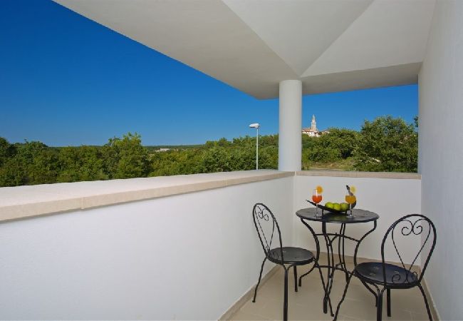House in Višnjan - Holiday Home in Višnjan with Seaview, Terrace, Air condition, WIFI (4840-1) House in Višnjan - Holiday Home in Višnjan with Seaview, Terrace, Air condition, WIFI (4840-1)