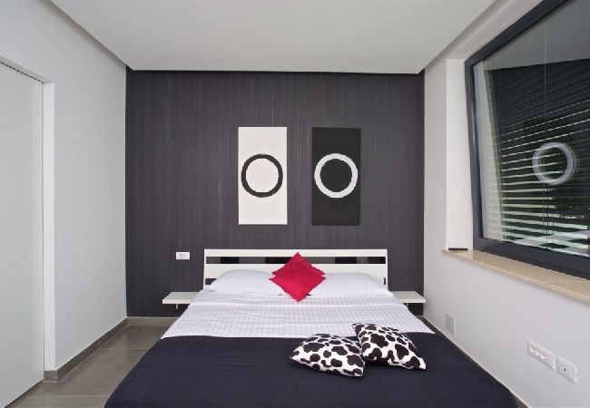 House in Višnjan - Holiday Home in Višnjan with Seaview, Terrace, Air condition, WIFI (4840-1) House in Višnjan - Holiday Home in Višnjan with Seaview, Terrace, Air condition, WIFI (4840-1)