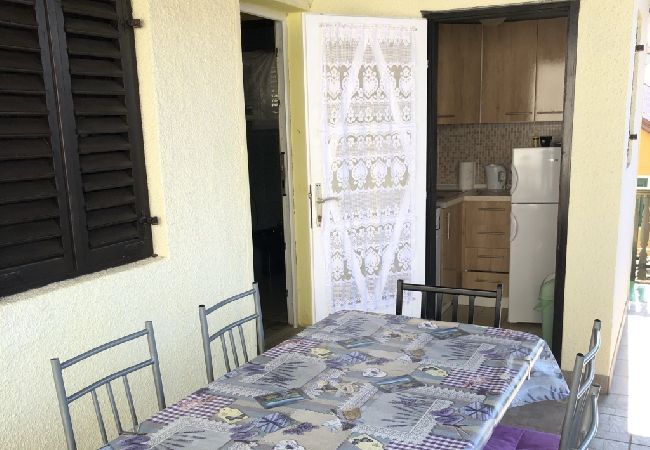 Apartment in Ždrelac - Apartment in Ždrelac with Balcony, Air condition, WIFI, Washing machine (4834-2) Apartment in Ždrelac - Apartment in Ždrelac with Balcony, Air condition, WIFI, Washing machine (4834-2)