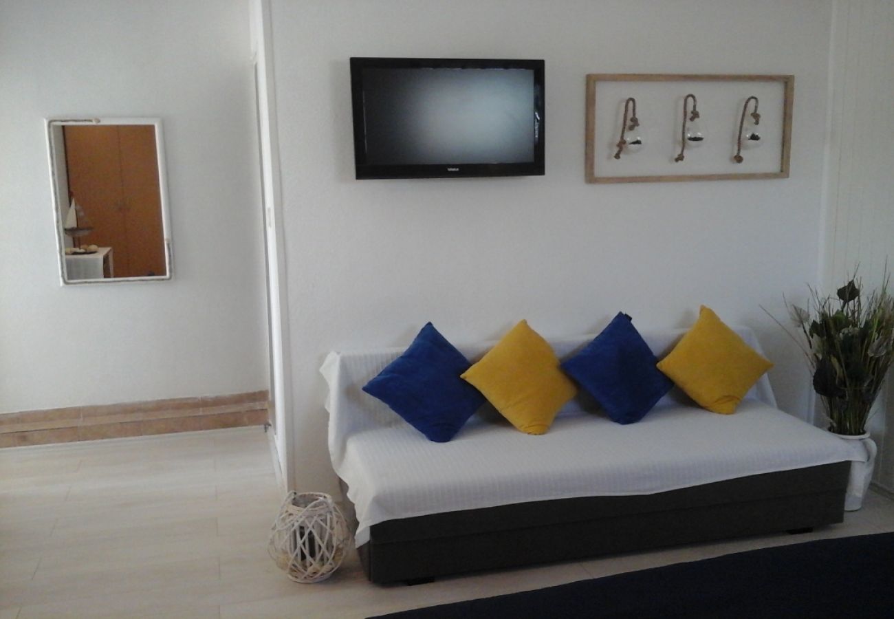 Studio in Hvar - Studio apartment in Hvar town with Terrace, Air condition, WIFI, Washing machine (4858-1)