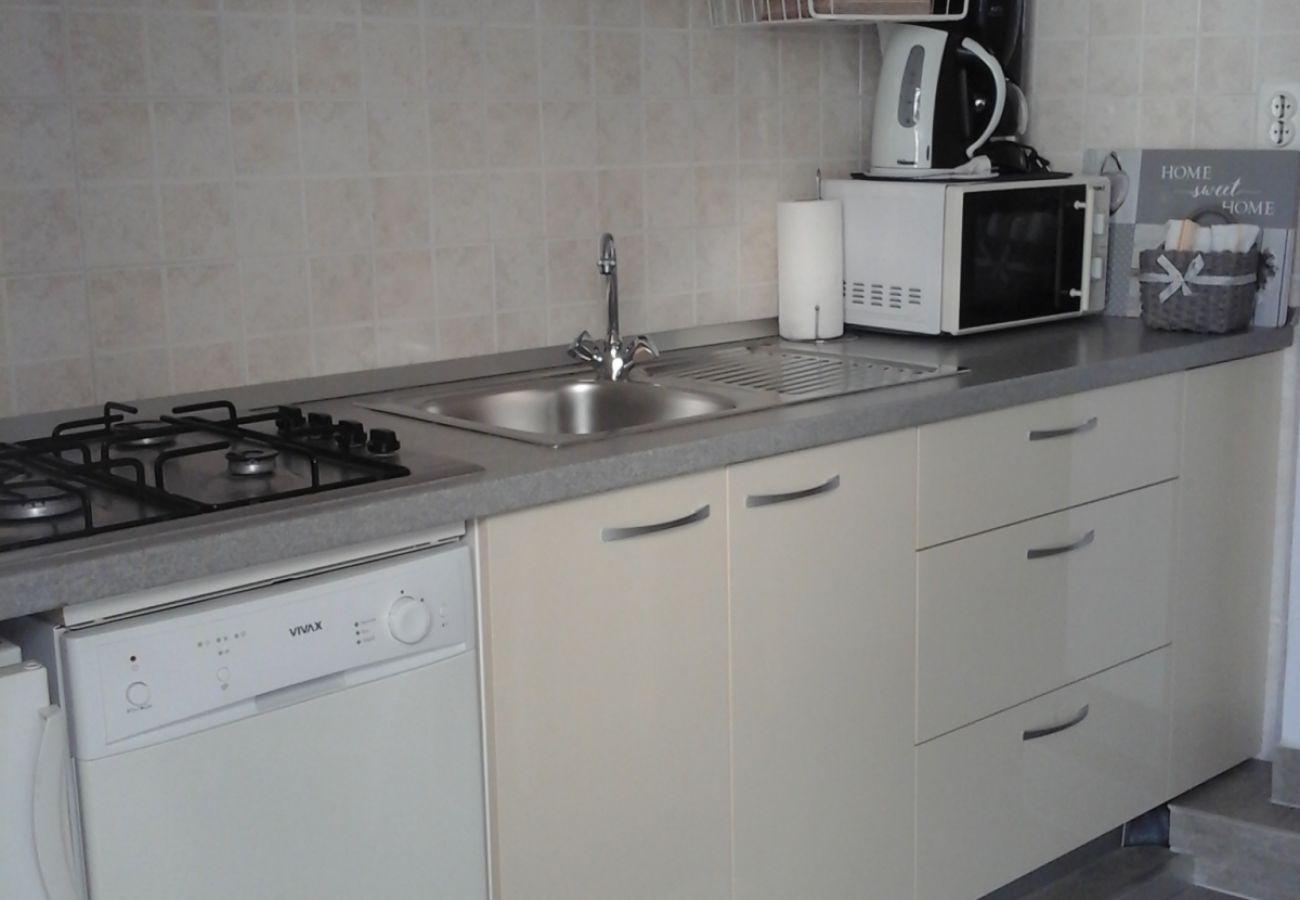 Studio in Hvar - Studio apartment in Hvar town with Terrace, Air condition, WIFI, Washing machine (4858-1)