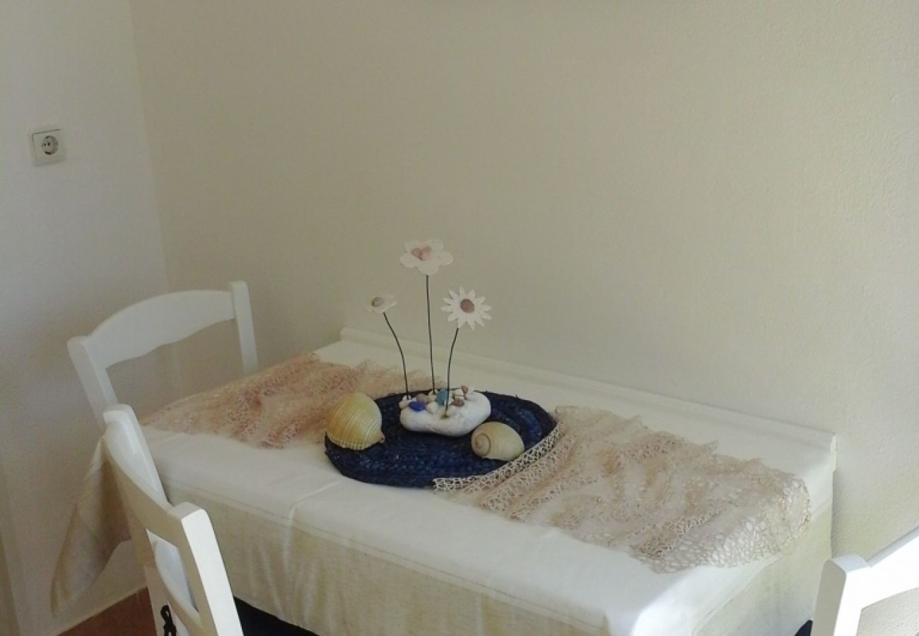 Studio in Hvar - Studio apartment in Hvar town with Terrace, Air condition, WIFI, Washing machine (4858-1)