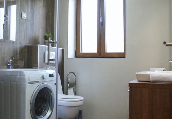 House in Svetvincenat - Holiday Home in Svetvinčenat with Terrace, Air condition, WIFI, Washing machine (4843-1) House in Svetvincenat - Holiday Home in Svetvinčenat with Terrace, Air condition, WIFI, Washing machine (4843-1)