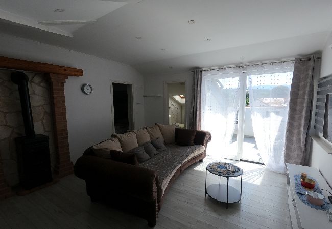 Apartment in Supetarska Draga - Apartment in Supetarska Draga with Seaview, Balcony, Air condition, WIFI (4861-1) Apartment in Supetarska Draga - Apartment in Supetarska Draga with Seaview, Balcony, Air condition, WIFI (4861-1)