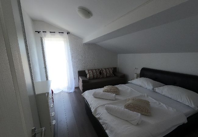 Apartment in Supetarska Draga - Apartment in Supetarska Draga with Seaview, Balcony, Air condition, WIFI (4861-1) Apartment in Supetarska Draga - Apartment in Supetarska Draga with Seaview, Balcony, Air condition, WIFI (4861-1)