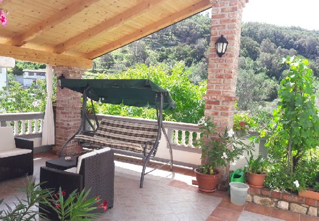 Apartment in Supetarska Draga - Apartment in Supetarska Draga with Seaview, Balcony, Air condition, WIFI (4861-1) Apartment in Supetarska Draga - Apartment in Supetarska Draga with Seaview, Balcony, Air condition, WIFI (4861-1)