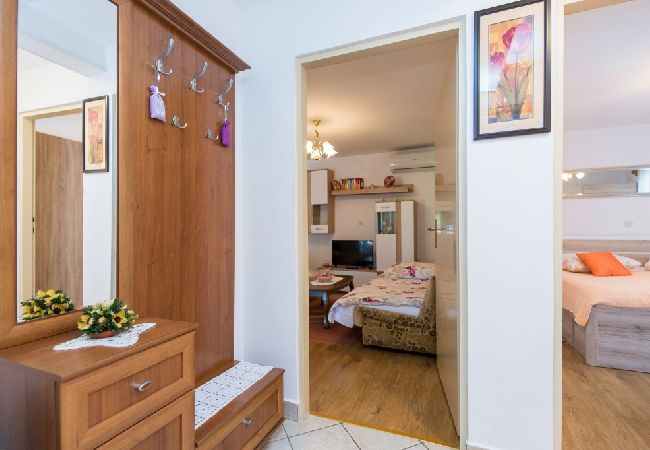 House in Labin - Holiday Home in Labin with Terrace, Air condition, WIFI, Washing machine (4866-1) House in Labin - Holiday Home in Labin with Terrace, Air condition, WIFI, Washing machine (4866-1)