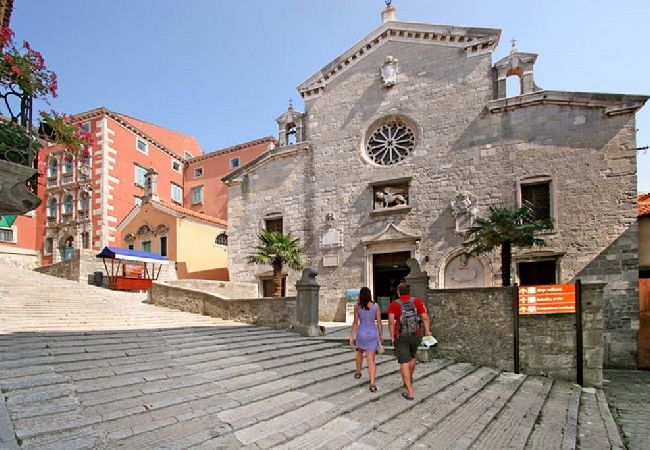 House in Labin - Holiday Home in Labin with Terrace, Air condition, WIFI, Washing machine (4866-1) House in Labin - Holiday Home in Labin with Terrace, Air condition, WIFI, Washing machine (4866-1)