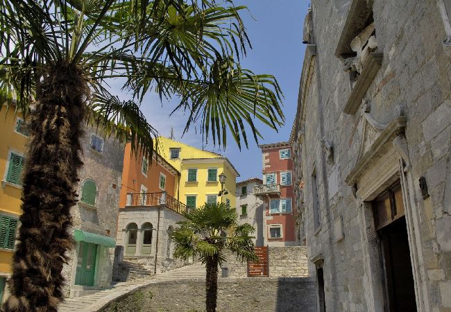 House in Labin - Holiday Home in Labin with Terrace, Air condition, WIFI, Washing machine (4866-1) House in Labin - Holiday Home in Labin with Terrace, Air condition, WIFI, Washing machine (4866-1)