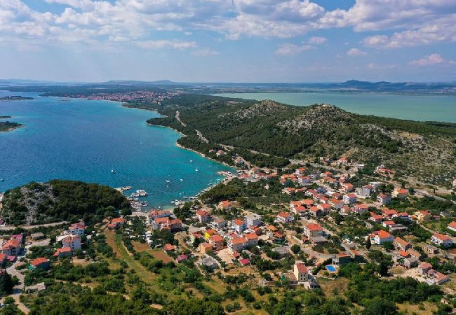 House in Drage - Holiday Home in Drage with Terrace, Air condition, WIFI, Washing machine (4884-1) House in Drage - Holiday Home in Drage with Terrace, Air condition, WIFI, Washing machine (4884-1)