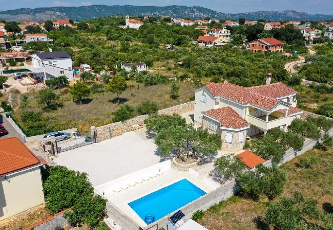 House in Drage - Holiday Home in Drage with Terrace, Air condition, WIFI, Washing machine (4884-1) House in Drage - Holiday Home in Drage with Terrace, Air condition, WIFI, Washing machine (4884-1)