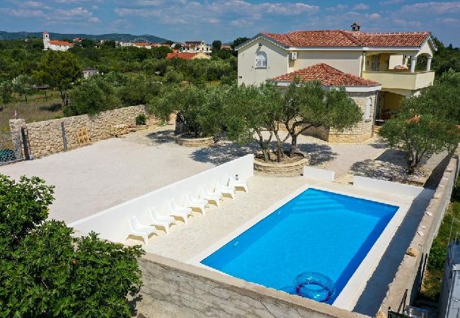 House in Drage - Holiday Home in Drage with Terrace, Air condition, WIFI, Washing machine (4884-1) House in Drage - Holiday Home in Drage with Terrace, Air condition, WIFI, Washing machine (4884-1)