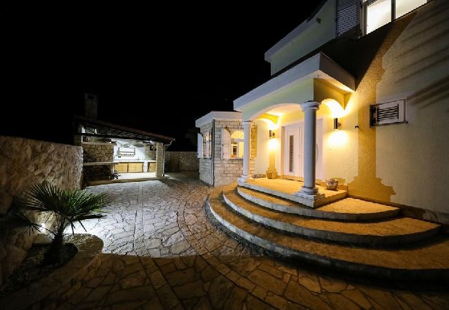 House in Drage - Holiday Home in Drage with Terrace, Air condition, WIFI, Washing machine (4884-1) House in Drage - Holiday Home in Drage with Terrace, Air condition, WIFI, Washing machine (4884-1)