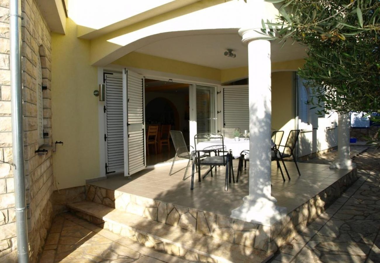 House in Drage - Holiday Home in Drage with Terrace, Air condition, WIFI, Washing machine (4884-1)