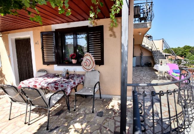 Apartment in Funtana - Apartment in Funtana with Seaview, Terrace, Air condition, WIFI (4879-1) Apartment in Funtana - Apartment in Funtana with Seaview, Terrace, Air condition, WIFI (4879-1)