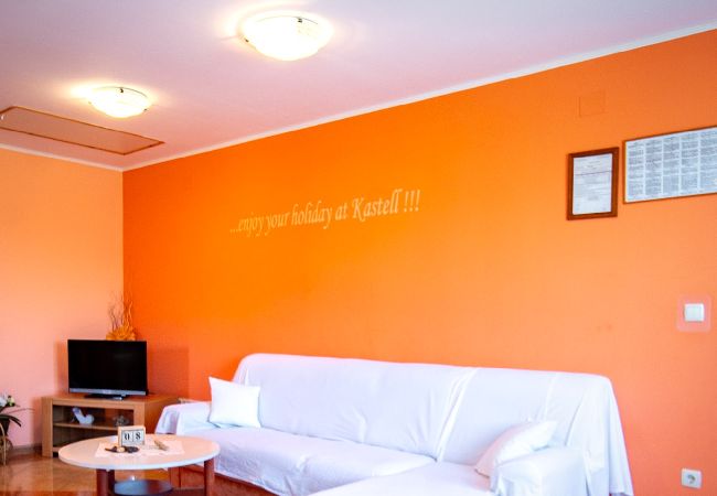 Apartment in Lopar - Apartment in Lopar with Balcony, Air condition, WIFI, Washing machine (4886-4) Apartment in Lopar - Apartment in Lopar with Balcony, Air condition, WIFI, Washing machine (4886-4)