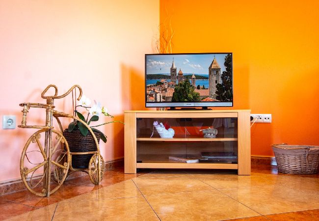 Apartment in Lopar - Apartment in Lopar with Balcony, Air condition, WIFI, Washing machine (4886-4) Apartment in Lopar - Apartment in Lopar with Balcony, Air condition, WIFI, Washing machine (4886-4)