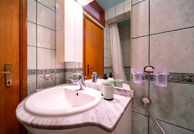 Apartment in Lopar - Apartment in Lopar with Balcony, Air condition, WIFI, Washing machine (4886-2) Apartment in Lopar - Apartment in Lopar with Balcony, Air condition, WIFI, Washing machine (4886-2)