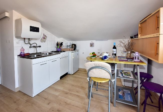 Apartment in Funtana - Apartment in Funtana with Seaview, Terrace, Air condition, WIFI (4879-2) Apartment in Funtana - Apartment in Funtana with Seaview, Terrace, Air condition, WIFI (4879-2)