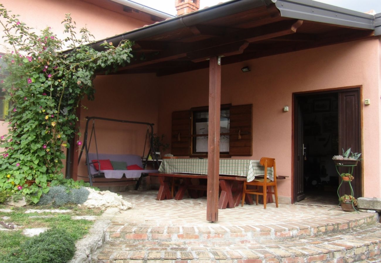 Apartment in Roc - Apartment in Roč with Balcony, Air condition, WIFI, Washing machine (4909-1)