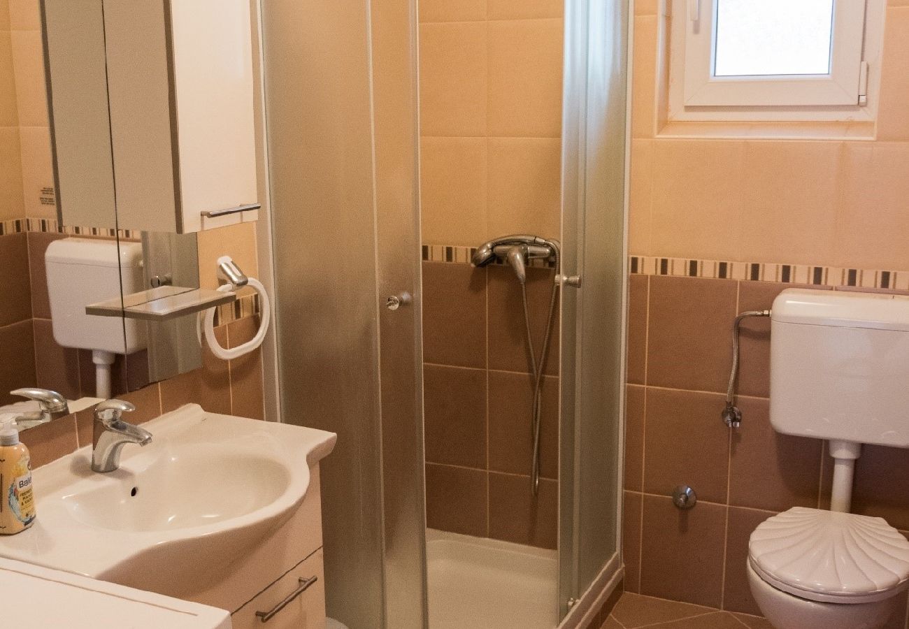 Apartment in Mundanije - Apartment in Mundanije with Air condition, WIFI, Washing machine (4912-3)