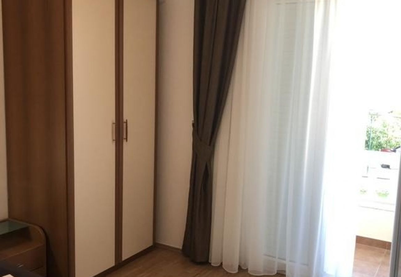 Apartment in Banjol - Apartment in Banjol with Balcony, Air condition, WIFI, Dishwasher (4888-1)