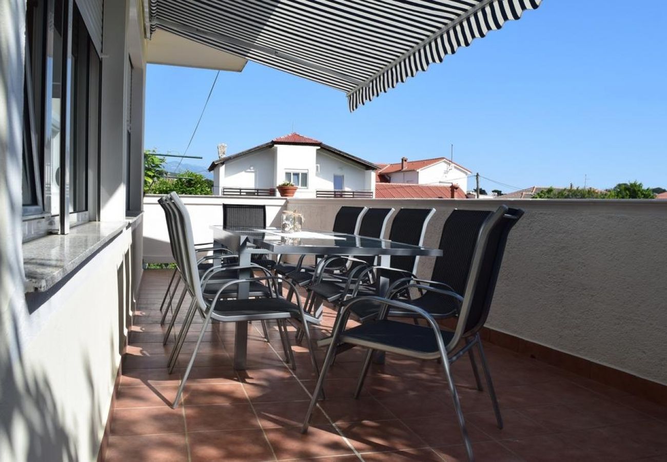 Apartment in Banjol - Apartment in Banjol with Balcony, Air condition, WIFI, Dishwasher (4888-1)