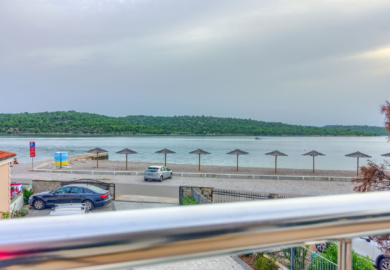 Apartment in Pirovac - Apartment in Pirovac with Seaview, Terrace, Air condition, WIFI (4925-1)