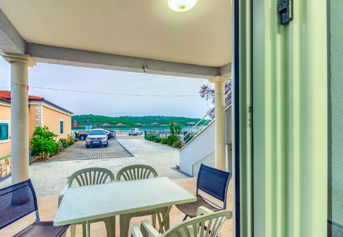 Apartment in Pirovac - Apartment in Pirovac with Seaview, Terrace, Air condition, WIFI (4925-2)