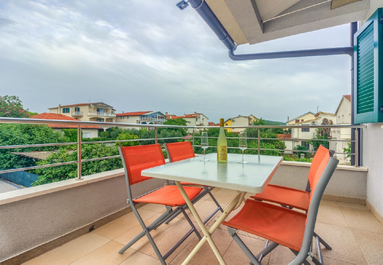 Apartment in Pirovac - Apartment in Pirovac with Terrace, Air condition, WIFI (4925-4)