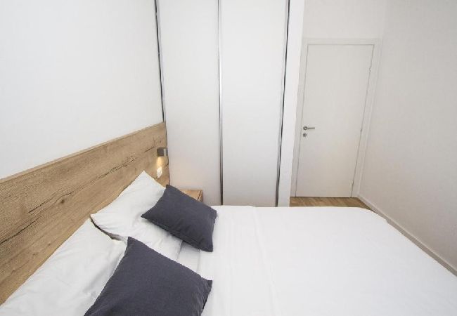 Apartment in Vodice - Apartment in Vodice with Terrace, Air condition, WIFI, Dishwasher (4932-2) Apartment in Vodice - Apartment in Vodice with Terrace, Air condition, WIFI, Dishwasher (4932-2)