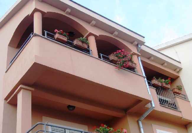 Apartment in Sukošan - Apartment in Sukošan with Balcony, Air condition, WIFI (4941-5) Apartment in Sukošan - Apartment in Sukošan with Balcony, Air condition, WIFI (4941-5)