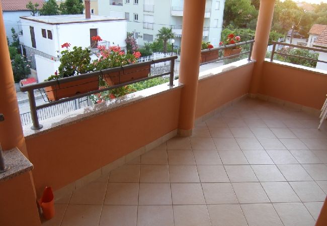 Apartment in Sukošan - Apartment in Sukošan with Balcony, Air condition, WIFI (4941-5) Apartment in Sukošan - Apartment in Sukošan with Balcony, Air condition, WIFI (4941-5)