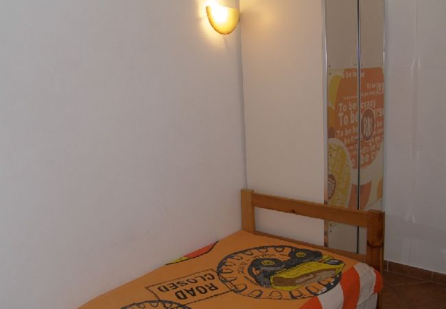 Apartment in Sukošan - Apartment in Sukošan with Balcony, Air condition, WIFI (4941-5) Apartment in Sukošan - Apartment in Sukošan with Balcony, Air condition, WIFI (4941-5)