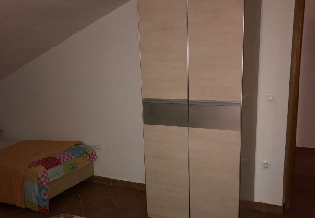 Apartment in Sukošan - Apartment in Sukošan with Balcony, Air condition, WIFI (4941-5) Apartment in Sukošan - Apartment in Sukošan with Balcony, Air condition, WIFI (4941-5)