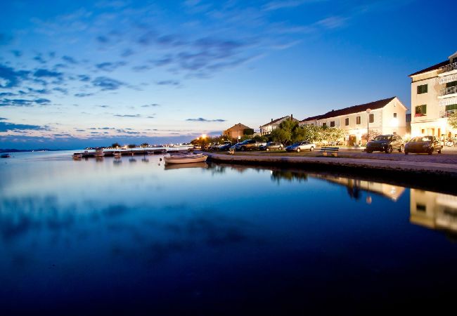 Apartment in Sukošan - Apartment in Sukošan with Balcony, Air condition, WIFI (4941-5) Apartment in Sukošan - Apartment in Sukošan with Balcony, Air condition, WIFI (4941-5)