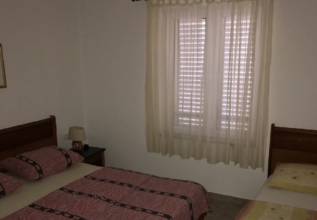Apartment in Sukošan - Apartment in Sukošan with Balcony, Air condition, WIFI (4941-3) Apartment in Sukošan - Apartment in Sukošan with Balcony, Air condition, WIFI (4941-3)