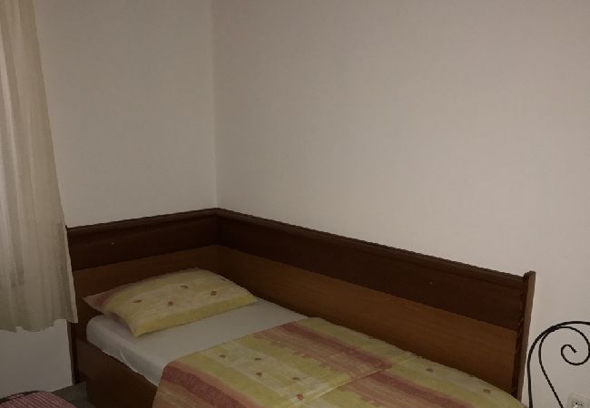 Apartment in Sukošan - Apartment in Sukošan with Balcony, Air condition, WIFI (4941-3) Apartment in Sukošan - Apartment in Sukošan with Balcony, Air condition, WIFI (4941-3)