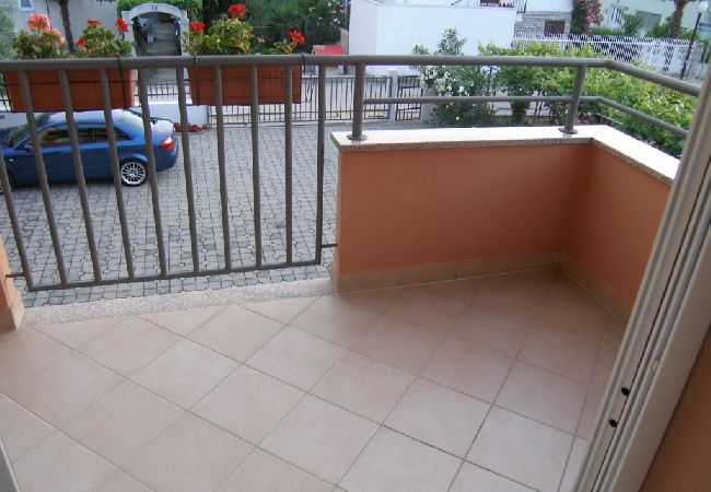 Apartment in Sukošan - Apartment in Sukošan with Balcony, Air condition, WIFI (4941-3) Apartment in Sukošan - Apartment in Sukošan with Balcony, Air condition, WIFI (4941-3)