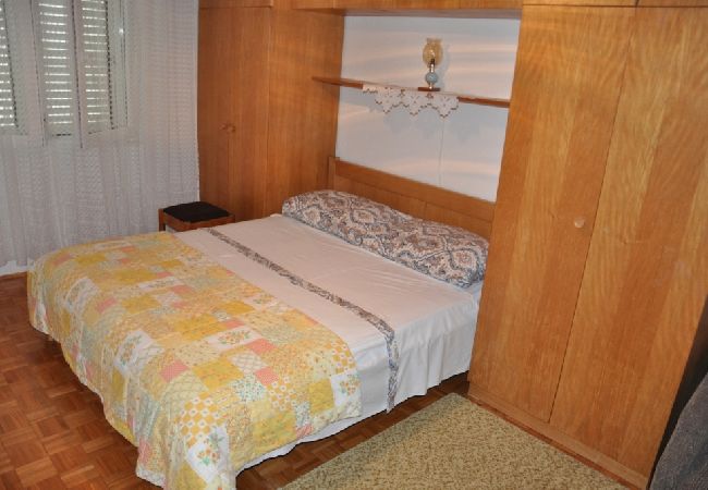 Apartment in Lopar - Apartment in Lopar with Seaview, Balcony, Air condition, WIFI (4944-1) Apartment in Lopar - Apartment in Lopar with Seaview, Balcony, Air condition, WIFI (4944-1)