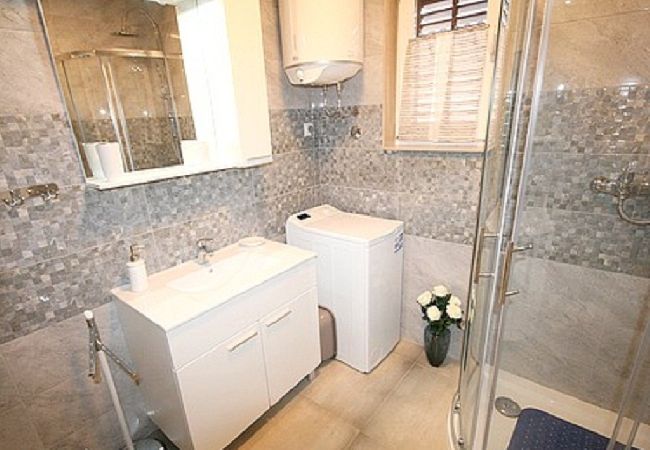 Apartment in Fažana - Apartment in Fažana with Terrace, Air condition, WIFI, Washing machine (4957-1) Apartment in Fažana - Apartment in Fažana with Terrace, Air condition, WIFI, Washing machine (4957-1)