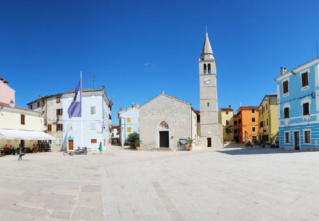 Apartment in Fažana - Apartment in Fažana with Terrace, Air condition, WIFI, Washing machine (4957-1) Apartment in Fažana - Apartment in Fažana with Terrace, Air condition, WIFI, Washing machine (4957-1)