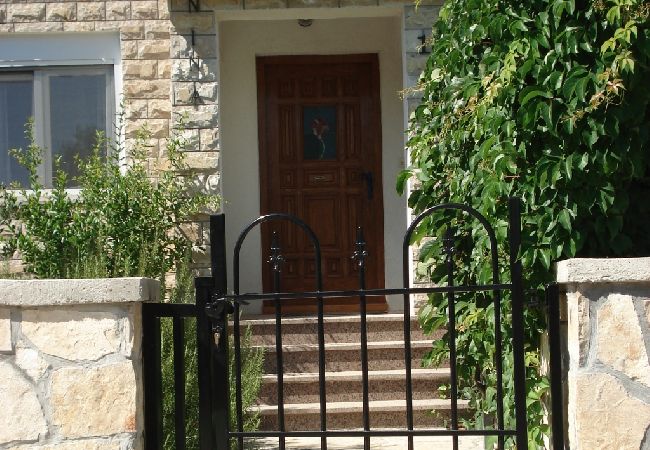 Apartment in Drage - Apartment in Drage with Terrace, Air condition, WIFI (5013-5) Apartment in Drage - Apartment in Drage with Terrace, Air condition, WIFI (5013-5)