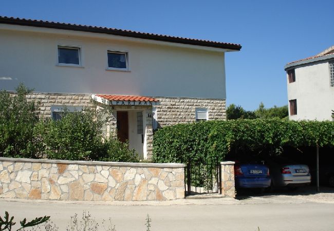 Apartment in Drage - Apartment in Drage with Terrace, Air condition, WIFI (5013-5) Apartment in Drage - Apartment in Drage with Terrace, Air condition, WIFI (5013-5)