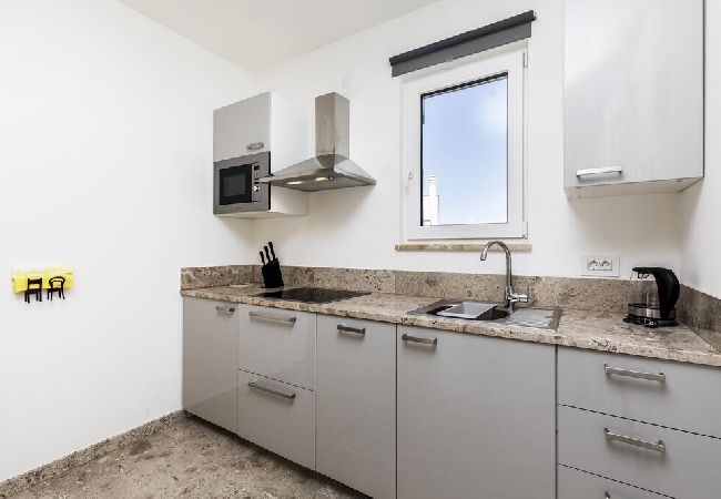 Apartment in Mali Lošinj - Apartment in Mali Lošinj with Seaview, Terrace, Air condition, WIFI (4927-1) Apartment in Mali Lošinj - Apartment in Mali Lošinj with Seaview, Terrace, Air condition, WIFI (4927-1)