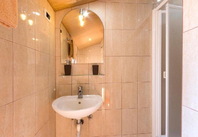 Apartment in Štinjan - Apartment in Štinjan with Seaview, Terrace, Air condition, WIFI (5018-1) Apartment in Štinjan - Apartment in Štinjan with Seaview, Terrace, Air condition, WIFI (5018-1)