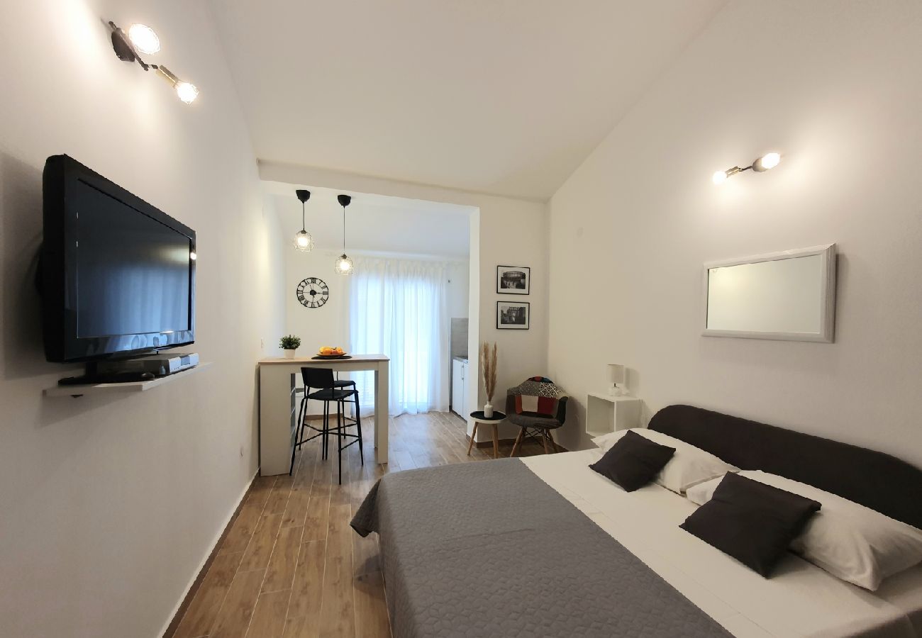 Studio in Štinjan - Studio apartment in Štinjan with Balcony, Air condition, WIFI (5018-2)